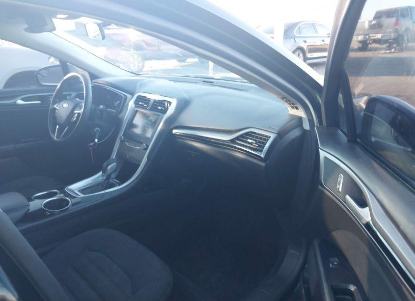 Photo 5 of 2014 Ford Fusion SE (VIN 3FA6P0H99ER126069)