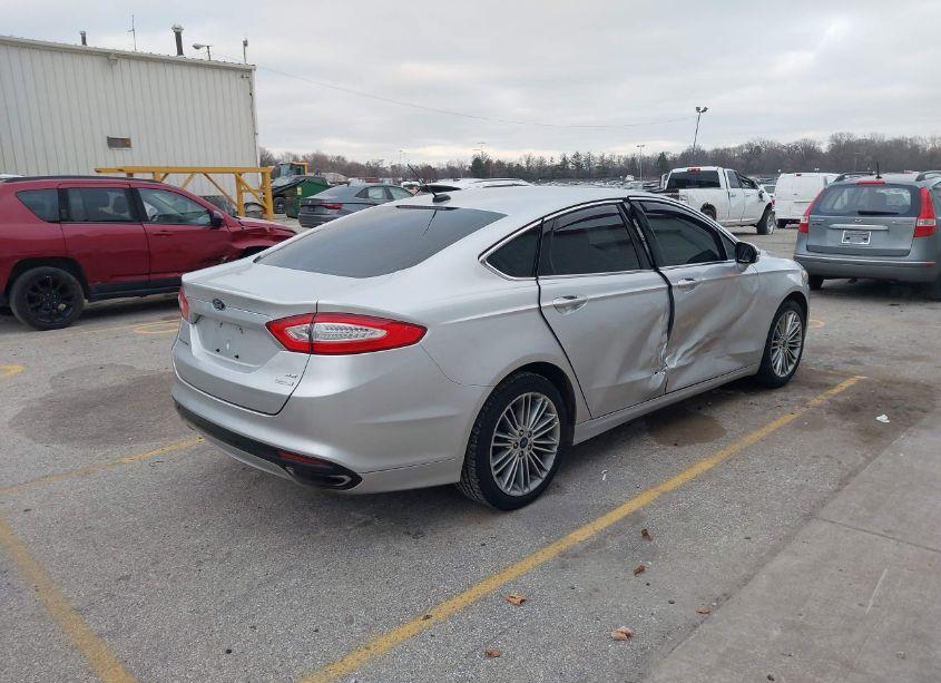 Photo 4 of 2014 Ford Fusion SE (VIN 3FA6P0H99ER186854)