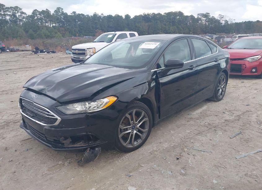 Photo 2 of 2017 Ford Fusion SE (VIN 3FA6P0H99HR244823)
