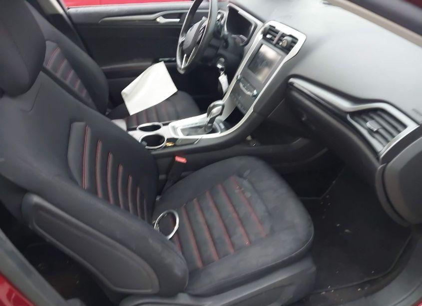 Photo 5 of 2013 Ford Fusion SE (VIN 3FA6P0H9XDR190037)