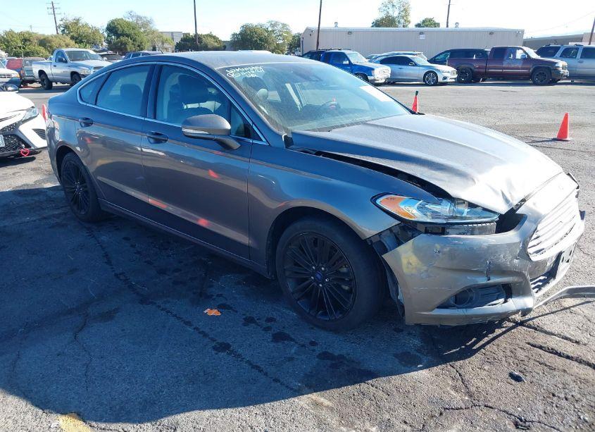2014 Ford Fusion SE (VIN 3FA6P0H9XER163910) main photo