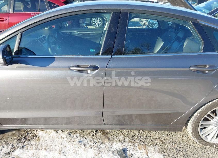 Photo 14 of 2014 Ford Fusion SE (VIN 3FA6P0H9XER278684)