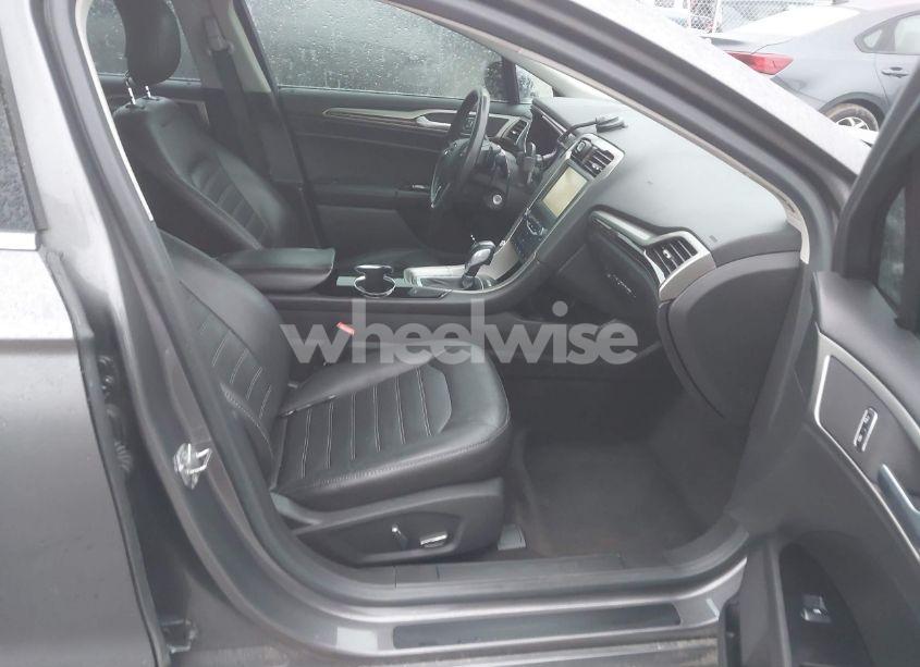 Photo 5 of 2014 Ford Fusion SE (VIN 3FA6P0H9XER328368)