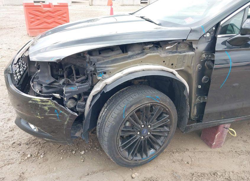 Photo 12 of 2014 Ford Fusion SE (VIN 3FA6P0H9XER328645)