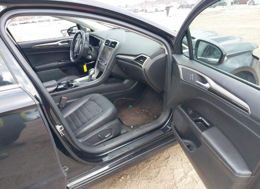 Photo 5 of 2014 Ford Fusion SE (VIN 3FA6P0H9XER328645)