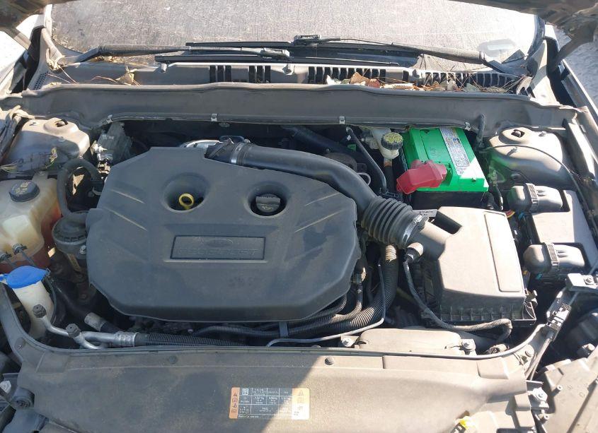 Photo 10 of 2015 Ford Fusion SE (VIN 3FA6P0H9XFR104762)