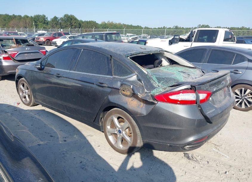 Photo 3 of 2015 Ford Fusion SE (VIN 3FA6P0H9XFR104762)