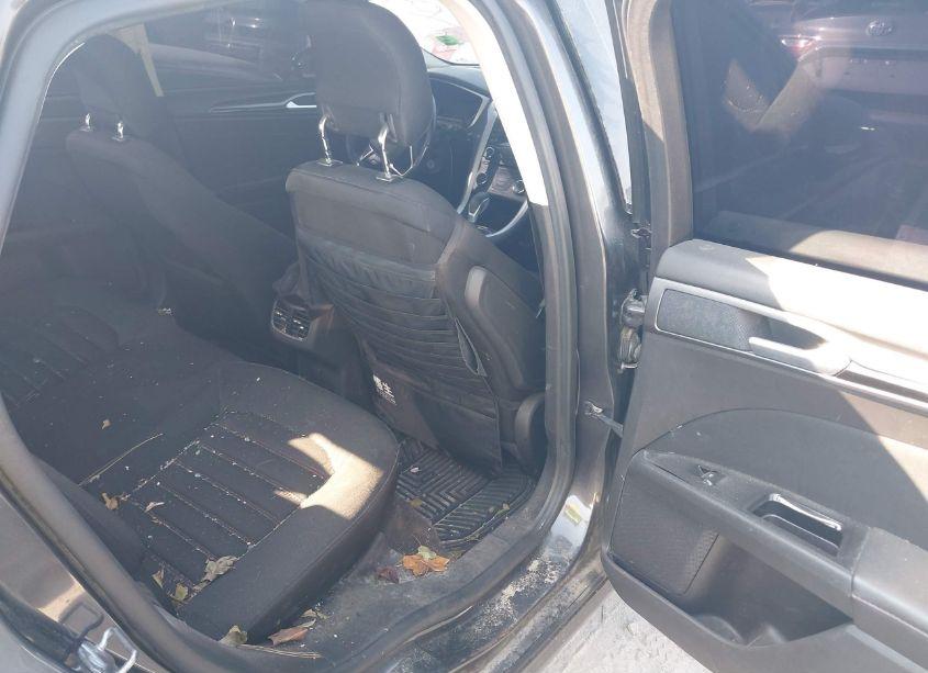 Photo 8 of 2015 Ford Fusion SE (VIN 3FA6P0H9XFR104762)