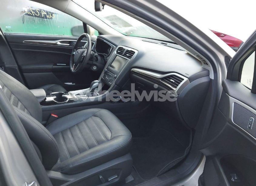 Photo 5 of 2016 Ford Fusion SE (VIN 3FA6P0H9XGR191936)