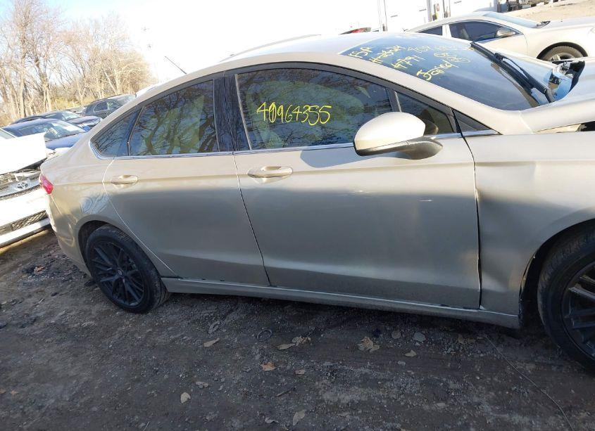 Photo 13 of 2017 Ford Fusion SE (VIN 3FA6P0H9XHR154791)