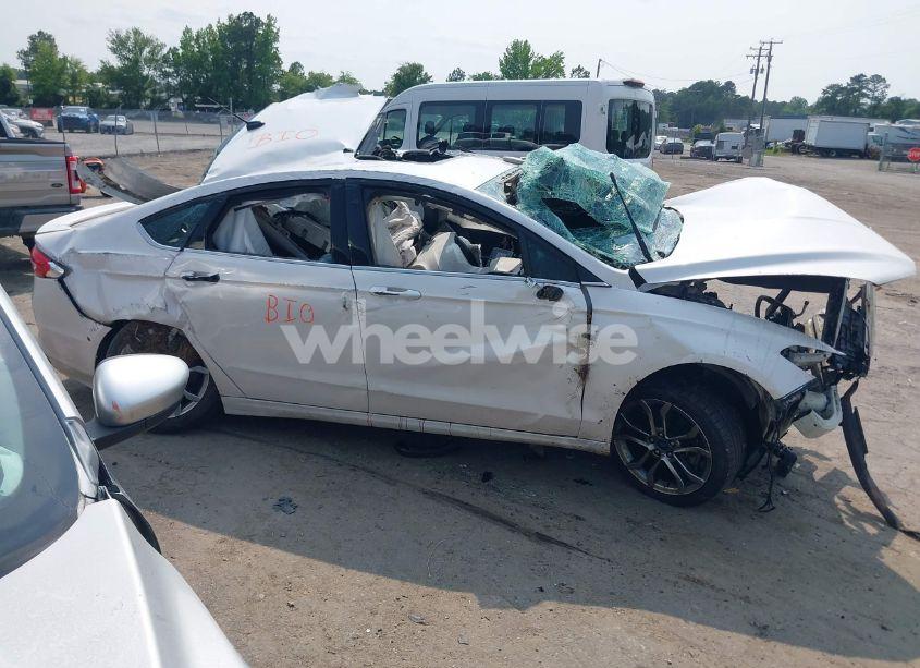 Photo 12 of 2017 Ford Fusion SE (VIN 3FA6P0H9XHR155021)