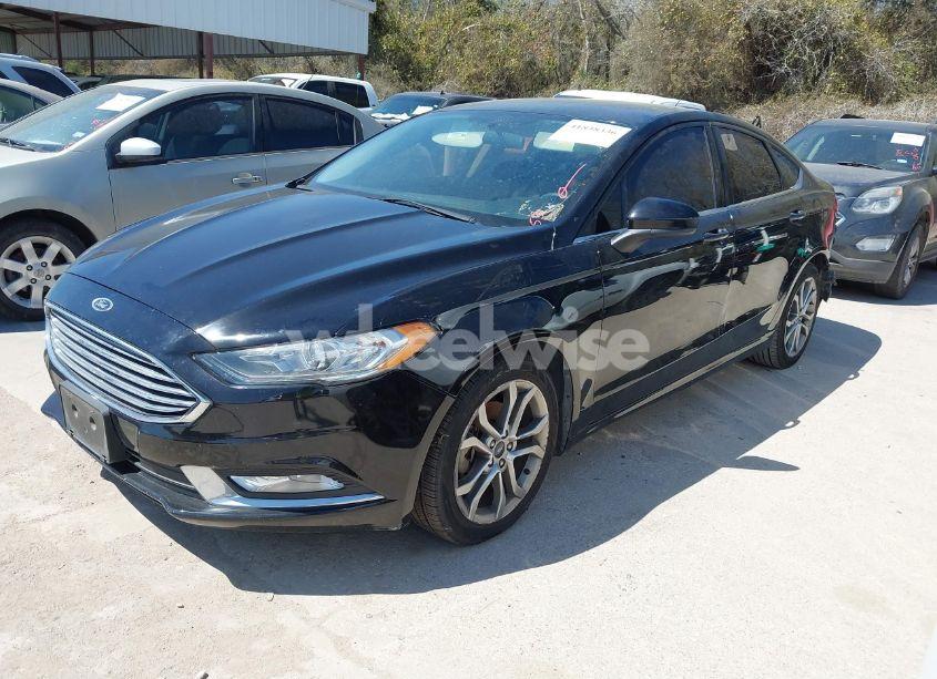 Photo 2 of 2017 Ford Fusion SE (VIN 3FA6P0H9XHR253790)