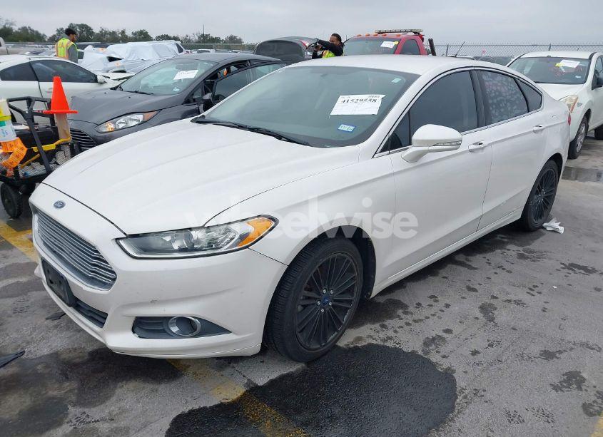 Photo 2 of 2014 Ford Fusion SE (VIN 3FA6P0HD0ER110783)