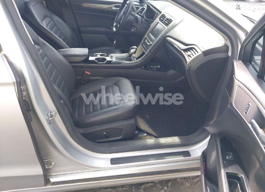 Photo 5 of 2014 Ford Fusion SE (VIN 3FA6P0HD0ER118401)