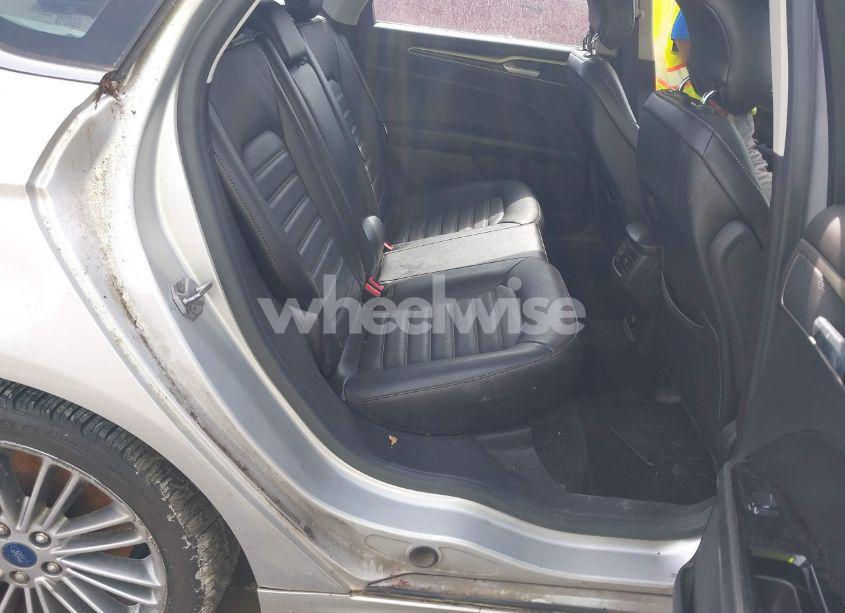 Photo 8 of 2014 Ford Fusion SE (VIN 3FA6P0HD0ER118401)