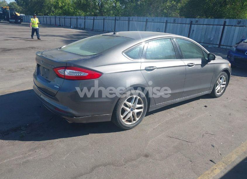 Photo 4 of 2014 Ford Fusion SE (VIN 3FA6P0HD0ER159692)
