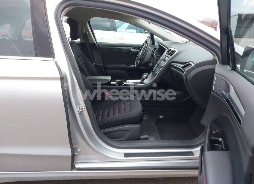 Photo 5 of 2014 Ford Fusion SE (VIN 3FA6P0HD0ER173348)