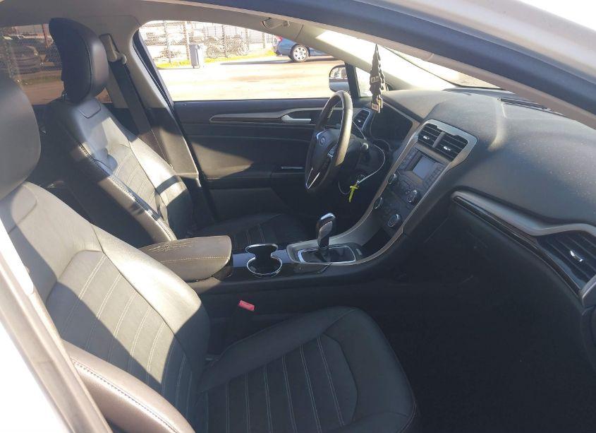 Photo 4 of 2014 Ford Fusion SE (VIN 3FA6P0HD0ER203335)