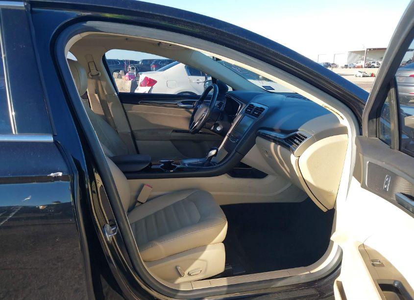 Photo 5 of 2014 Ford Fusion SE (VIN 3FA6P0HD0ER268153)