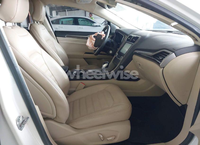 Photo 5 of 2015 Ford Fusion SE (VIN 3FA6P0HD0FR169558)