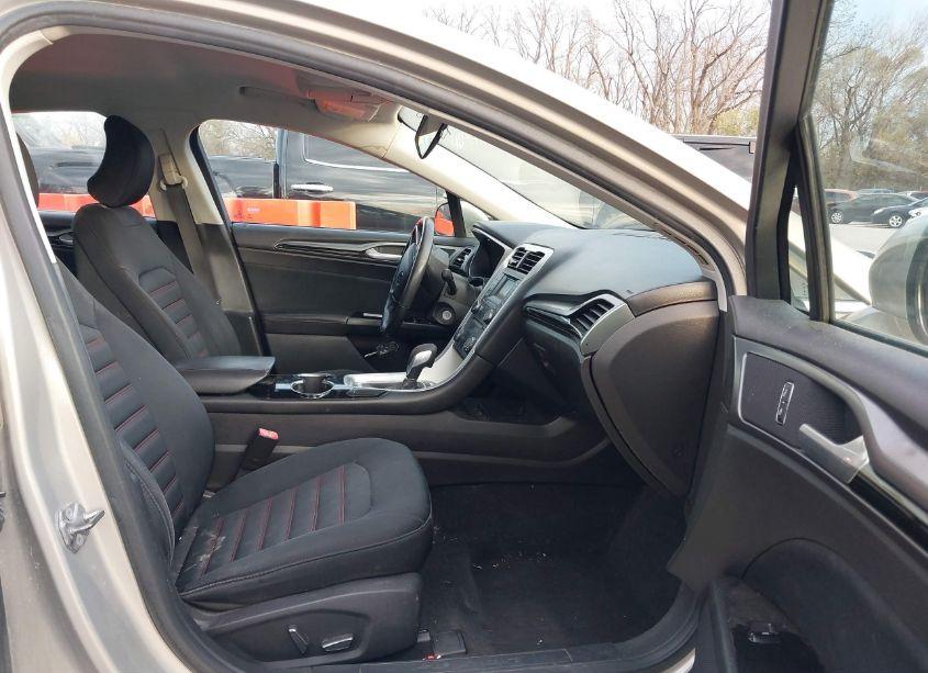 Photo 5 of 2016 Ford Fusion SE (VIN 3FA6P0HD0GR148338)