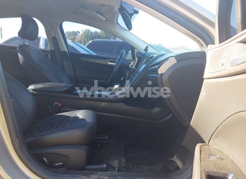 Photo 5 of 2016 Ford Fusion SE (VIN 3FA6P0HD0GR196227)