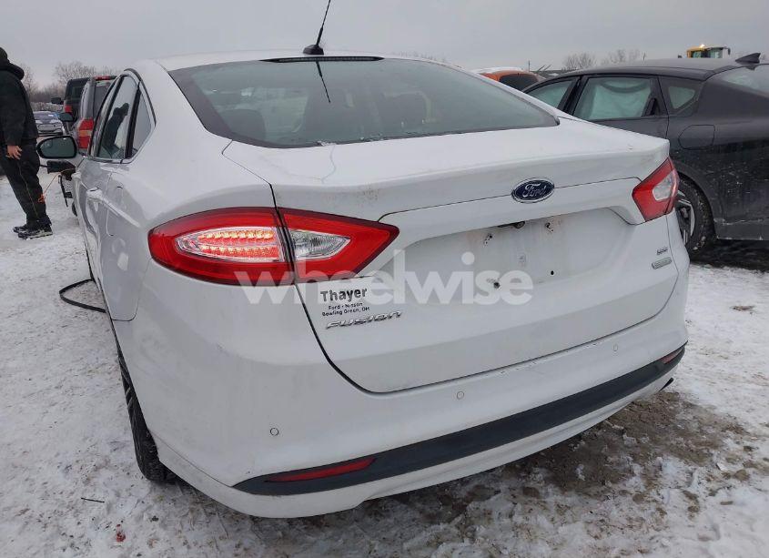 Photo 3 of 2016 Ford Fusion SE (VIN 3FA6P0HD0GR225435)