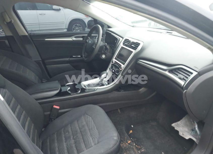 Photo 5 of 2016 Ford Fusion SE (VIN 3FA6P0HD0GR253896)