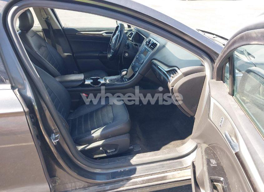 Photo 5 of 2016 Ford Fusion SE (VIN 3FA6P0HD0GR260458)