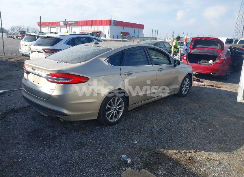 Photo 4 of 2017 Ford Fusion SE (VIN 3FA6P0HD0HR126440)