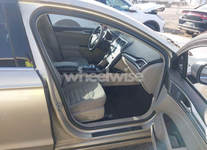 Photo 5 of 2017 Ford Fusion SE (VIN 3FA6P0HD0HR126440)