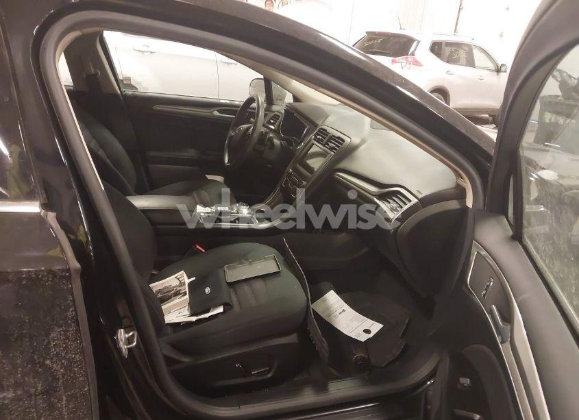 Photo 5 of 2017 Ford Fusion SE (VIN 3FA6P0HD0HR129032)