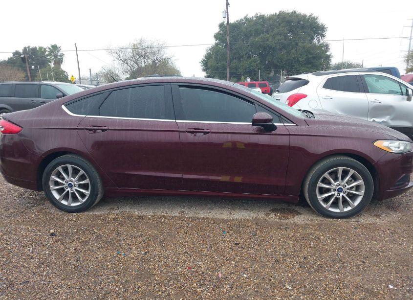 Photo 13 of 2017 Ford Fusion SE (VIN 3FA6P0HD0HR129970)