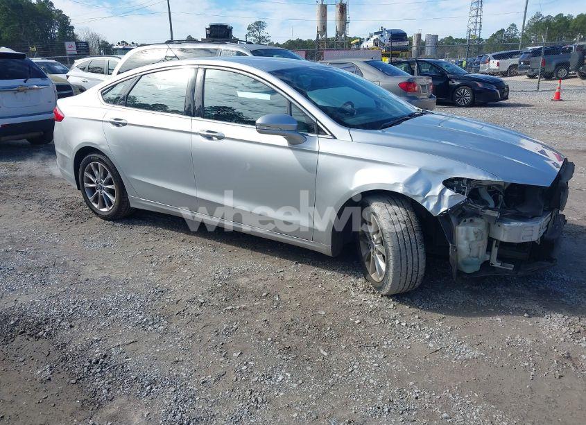 2017 Ford Fusion SE (VIN 3FA6P0HD0HR161611) main photo