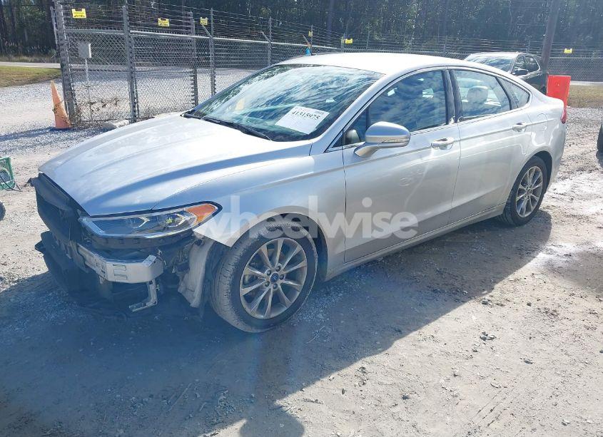 Photo 2 of 2017 Ford Fusion SE (VIN 3FA6P0HD0HR161611)
