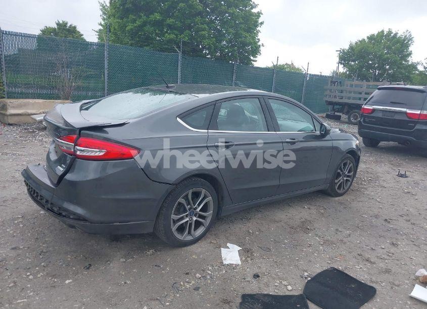 Photo 4 of 2017 Ford Fusion SE (VIN 3FA6P0HD0HR174309)