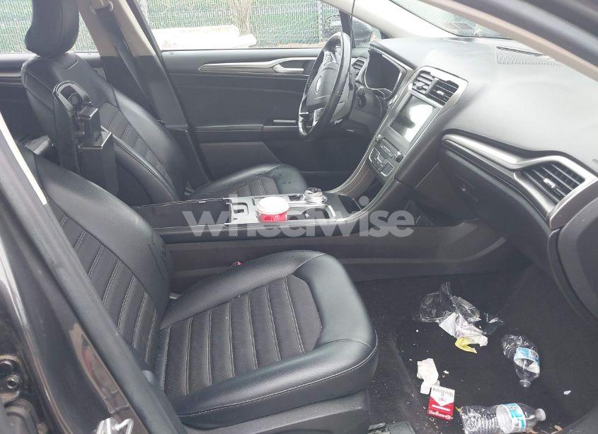 Photo 5 of 2017 Ford Fusion SE (VIN 3FA6P0HD0HR174309)