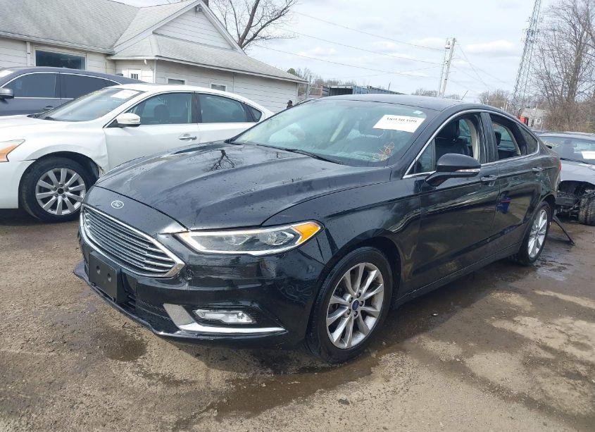 Photo 2 of 2017 Ford Fusion SE (VIN 3FA6P0HD0HR177520)