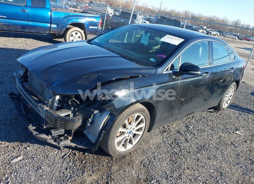 Photo 2 of 2017 Ford Fusion SE (VIN 3FA6P0HD0HR188744)
