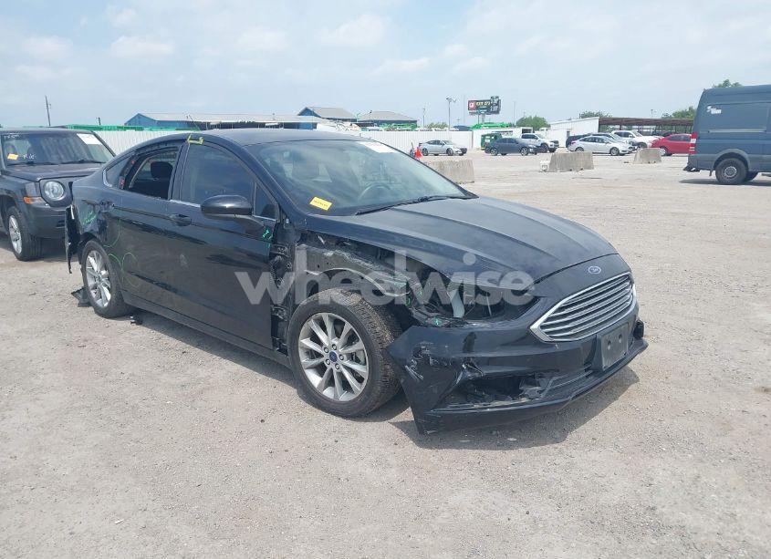 2017 Ford Fusion SE (VIN 3FA6P0HD0HR367155) main photo