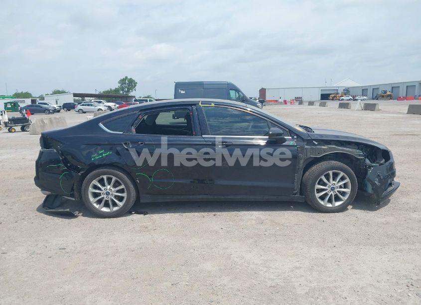 Photo 13 of 2017 Ford Fusion SE (VIN 3FA6P0HD0HR367155)