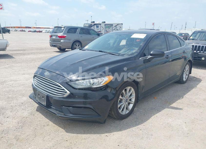Photo 2 of 2017 Ford Fusion SE (VIN 3FA6P0HD0HR367155)