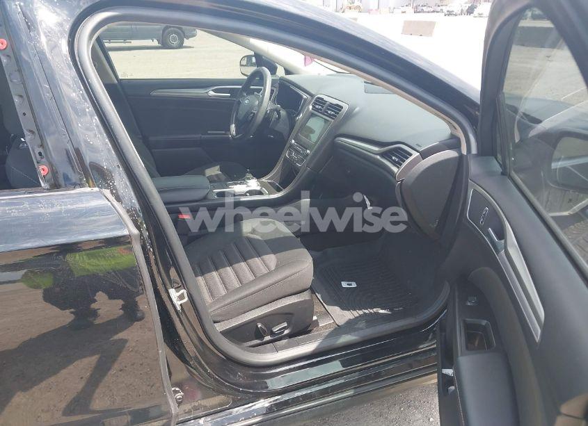 Photo 5 of 2017 Ford Fusion SE (VIN 3FA6P0HD0HR367155)