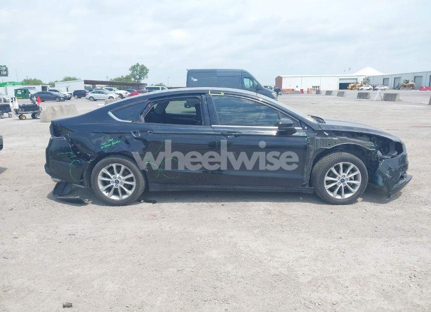 Photo 6 of 2017 Ford Fusion SE (VIN 3FA6P0HD0HR367155)