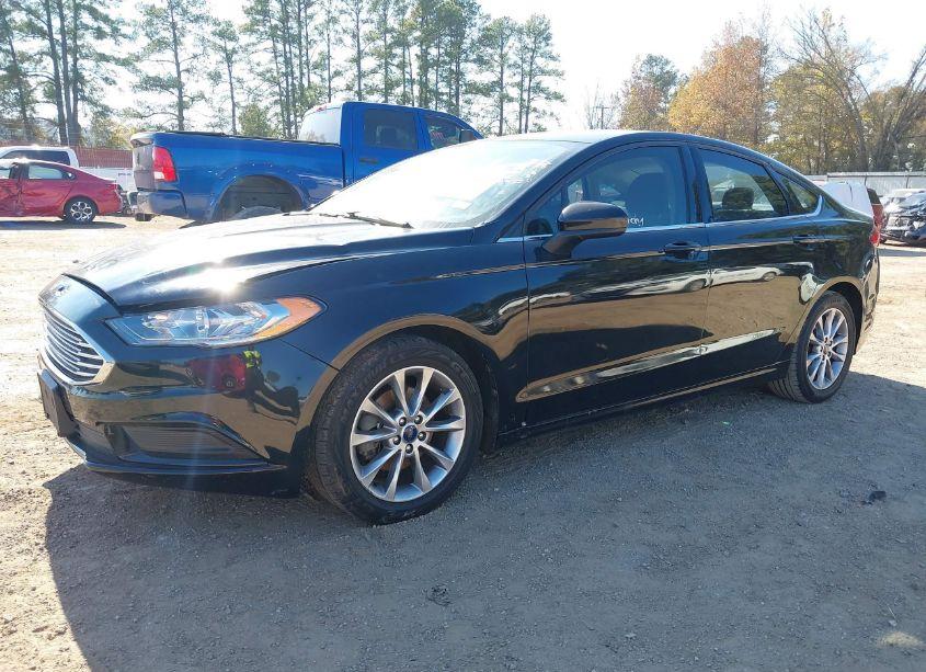 Photo 2 of 2017 Ford Fusion SE (VIN 3FA6P0HD0HR407038)
