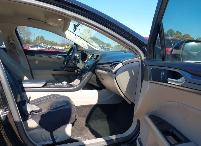 Photo 5 of 2017 Ford Fusion SE (VIN 3FA6P0HD0HR407038)