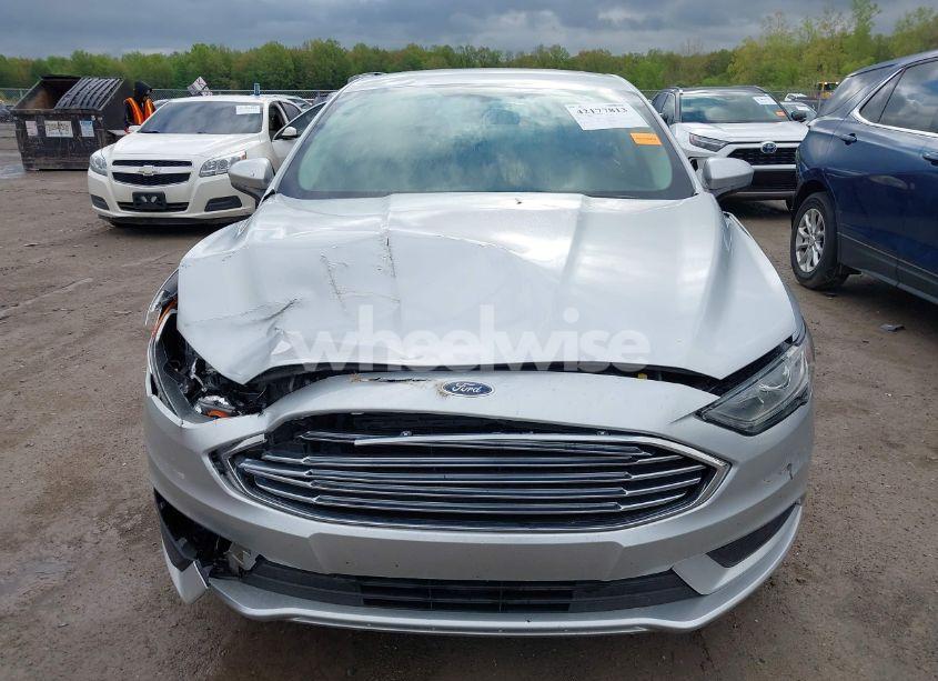 Photo 12 of 2018 Ford Fusion SE (VIN 3FA6P0HD0JR144765)