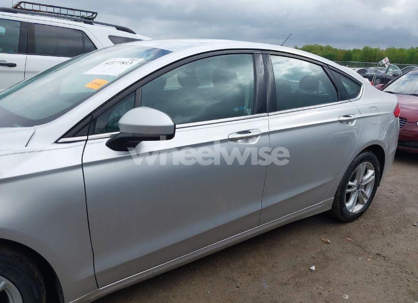 Photo 14 of 2018 Ford Fusion SE (VIN 3FA6P0HD0JR144765)