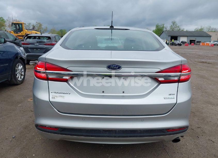 Photo 16 of 2018 Ford Fusion SE (VIN 3FA6P0HD0JR144765)
