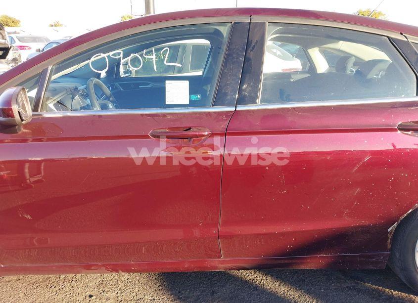 Photo 15 of 2018 Ford Fusion SE (VIN 3FA6P0HD0JR158777)